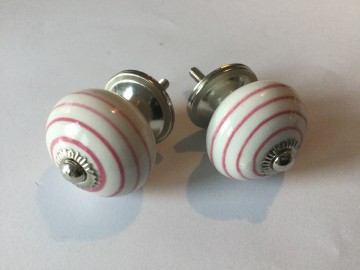 Kastknopje porselein rond streep rozerood