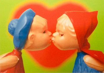 Kissing dolls