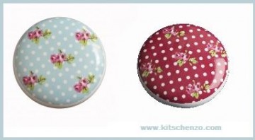 Kast/deurknopjes van living colours met bloemetjes, 2 uitvoeringen